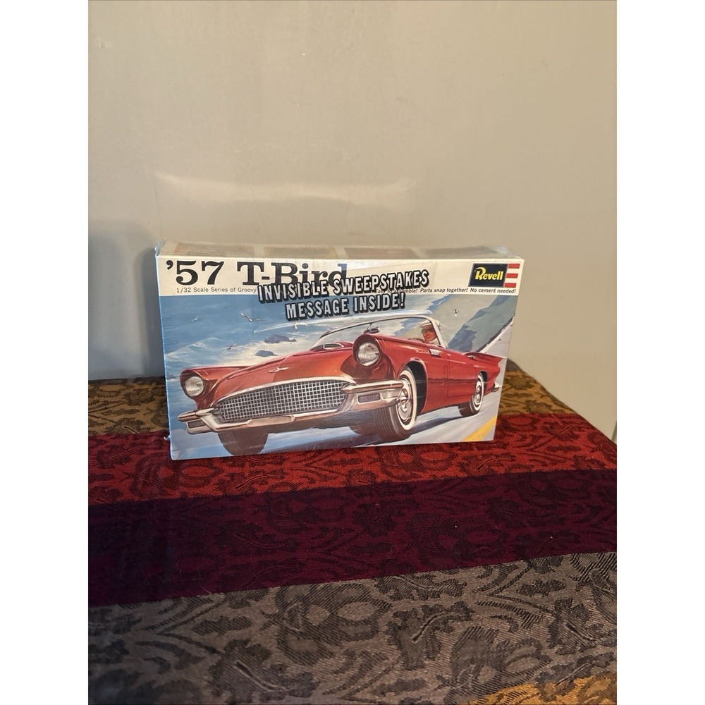 Revell h-1290 1957 Ford Thunderbird kit 1/32 Model Car Mountain New In Box